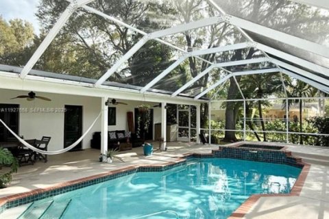 House in Palmetto Bay, Florida 3 bedrooms, 120.77 sq.m. № 1987240 - photo 16