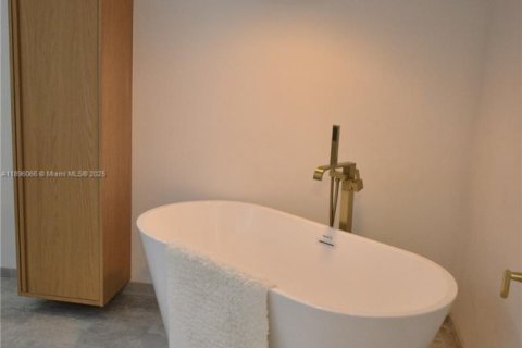 Снять в аренду кондоминиум в Халландейл-Бич, Флорида 1 спальня, 120.77м2, № 1947950 - фото 10