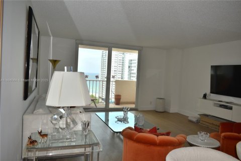 Снять в аренду кондоминиум в Халландейл-Бич, Флорида 1 спальня, 120.77м2, № 1947950 - фото 15