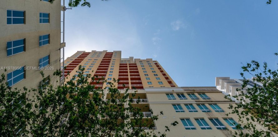 Condo à Miami, Floride, 3 chambres  № 2044591