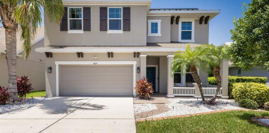 House in Bradenton, Florida 4 bedrooms, 240.52 sq.m. № 1778371
