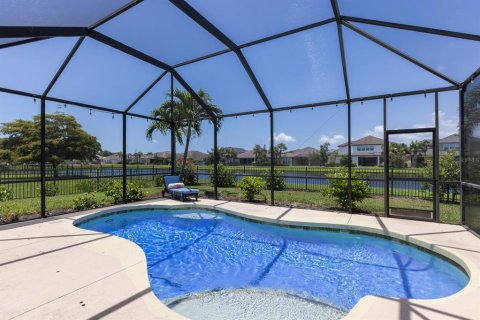 House in Bradenton, Florida 4 bedrooms, 240.52 sq.m. № 1778371 - photo 4