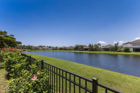 House in Bradenton, Florida 4 bedrooms, 240.52 sq.m. № 1778371 - photo 8