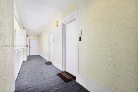 Copropriété à vendre à Doral, Floride: 3 chambres, 192.31 m2 № 2169684 - photo 11