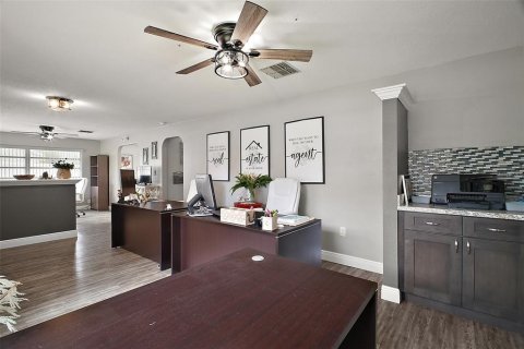Propiedad comercial en venta en Eustis, Florida, 122.91 m2 № 1765336 - foto 9