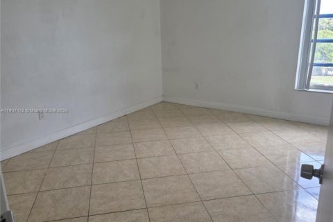 Copropriété à vendre à Miami, Floride: 2 chambres, 83.61 m2 № 1967822 - photo 11