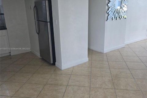 Copropriété à vendre à Miami, Floride: 2 chambres, 83.61 m2 № 1967822 - photo 3