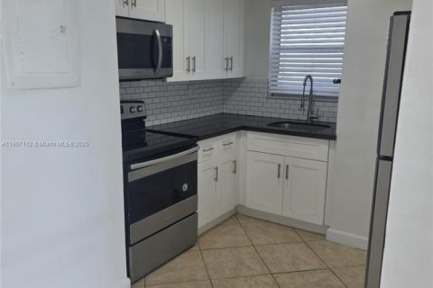 Copropriété à vendre à Miami, Floride: 2 chambres, 83.61 m2 № 1967822 - photo 2