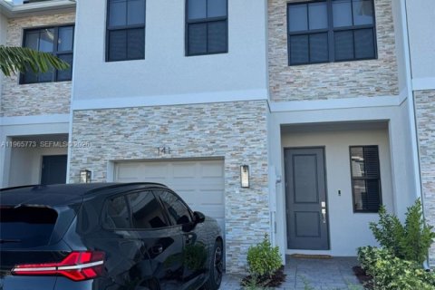 Propiedad comercial en alquiler en Homestead, Florida, 4 dormitorios, 171.59 m2 № 2027398 - foto 15