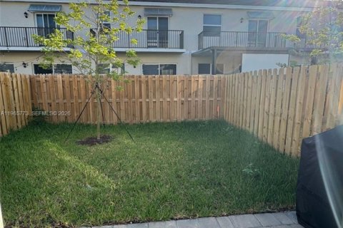 Propiedad comercial en alquiler en Homestead, Florida, 4 dormitorios, 171.59 m2 № 2027398 - foto 16