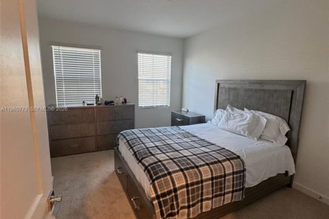 Propiedad comercial en alquiler en Homestead, Florida, 4 dormitorios, 171.59 m2 № 2027398 - foto 8