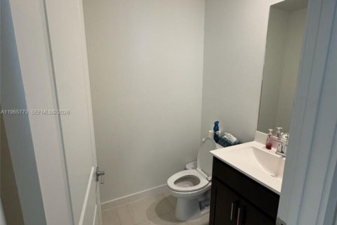 Propiedad comercial en alquiler en Homestead, Florida, 4 dormitorios, 171.59 m2 № 2027398 - foto 13