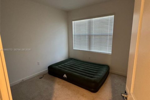 Propiedad comercial en alquiler en Homestead, Florida, 4 dormitorios, 171.59 m2 № 2027398 - foto 9