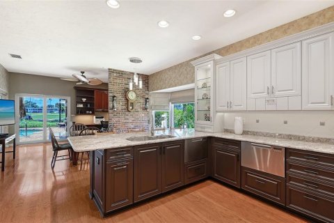 Villa ou maison à vendre à Sarasota, Floride: 3 chambres, 266.82 m2 № 2294811 - photo 18