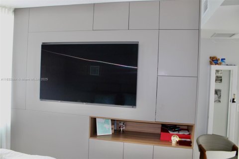 Condominio en alquiler en Miami, Florida, 2 dormitorios, 108.6 m2 № 1934564 - foto 7