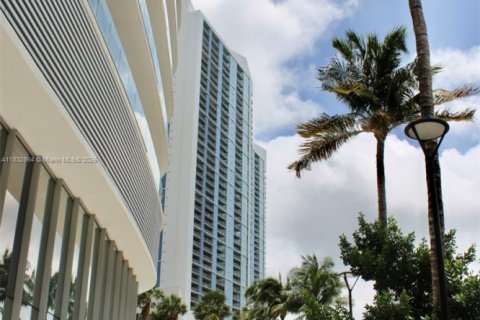 Condominio en alquiler en Miami, Florida, 2 dormitorios, 108.6 m2 № 1934564 - foto 30