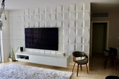 Condominio en alquiler en Miami, Florida, 2 dormitorios, 108.6 m2 № 1934564 - foto 4