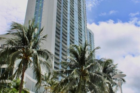 Condominio en alquiler en Miami, Florida, 2 dormitorios, 108.6 m2 № 1934564 - foto 27
