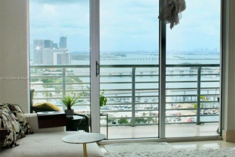 Condominio en alquiler en Miami, Florida, 2 dormitorios, 108.6 m2 № 1934564 - foto 3