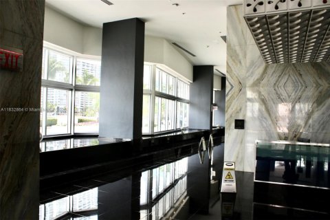 Condominio en alquiler en Miami, Florida, 2 dormitorios, 108.6 m2 № 1934564 - foto 18