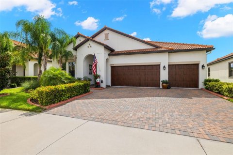 House in Wimauma, Florida 3 bedrooms, 258.08 sq.m. № 2093074