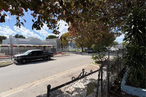 Immobilier commercial à vendre à Miami, Floride: 128.21 m2 № 2005228 - photo 17