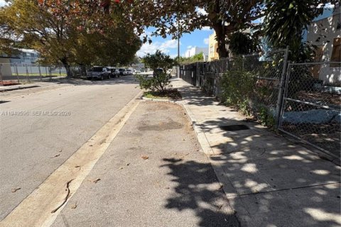 Immobilier commercial à vendre à Miami, Floride: 128.21 m2 № 2005228 - photo 21