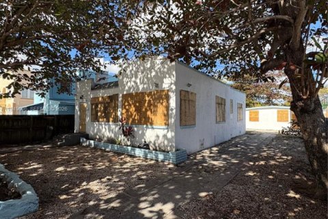 Immobilier commercial à vendre à Miami, Floride: 128.21 m2 № 2005228 - photo 1