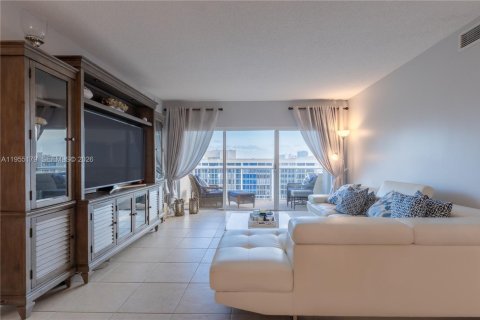 Copropriété à louer à Hallandale Beach, Floride: 2 chambres, 115.2 m2 № 2009798 - photo 6