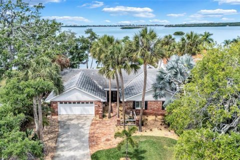Casa en Saint Petersburg, Florida 3 dormitorios, 239.87 m2 № 2116214