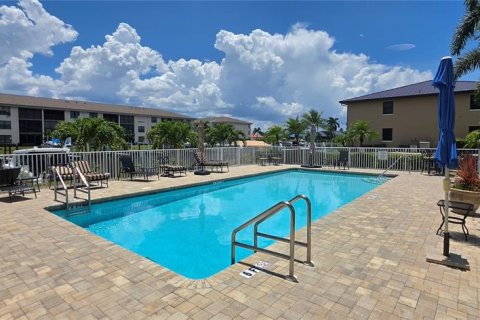 Condominio en alquiler en Punta Gorda, Florida, 2 dormitorios, 187.76 m2 № 2201379 - foto 28