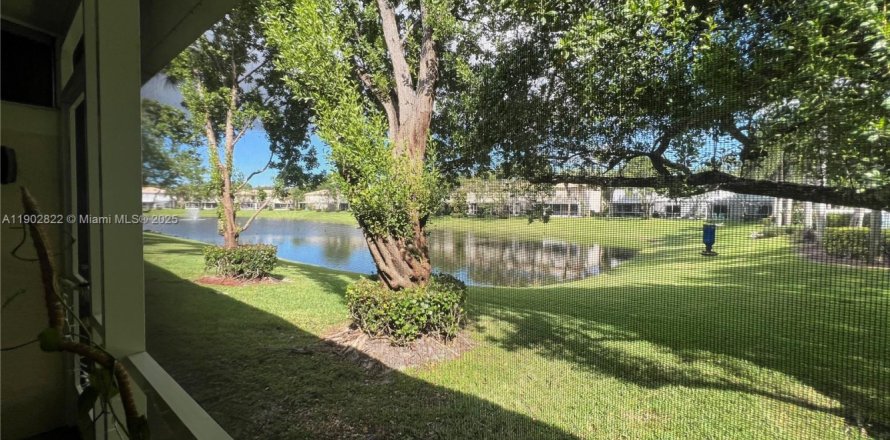 Townhouse in Jupiter, Florida 2 bedrooms, 114.55 sq.m. № 1954710