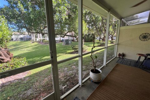 Townhouse in Jupiter, Florida 2 bedrooms, 114.55 sq.m. № 1954710 - photo 14