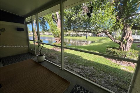 Townhouse in Jupiter, Florida 2 bedrooms, 114.55 sq.m. № 1954710 - photo 15