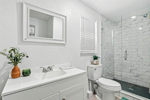 House in Tampa, Florida 6 bedrooms, 235.6 sq.m. № 2130267 - photo 26