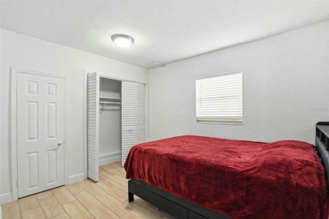 House in Tampa, Florida 6 bedrooms, 235.6 sq.m. № 2130267 - photo 23
