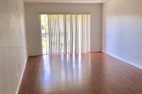Copropriété à louer à Miami, Floride: 2 chambres, 97.55 m2 № 2414517 - photo 10