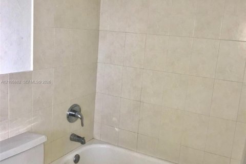 Copropriété à louer à Miami, Floride: 2 chambres, 97.55 m2 № 2414517 - photo 19