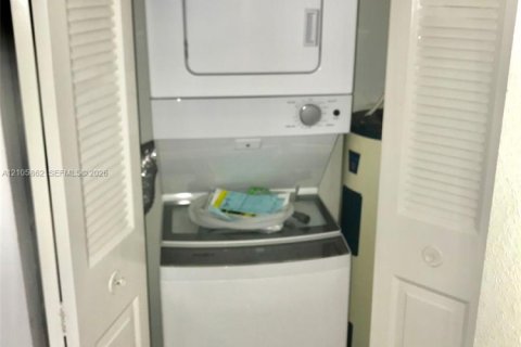 Copropriété à louer à Miami, Floride: 2 chambres, 97.55 m2 № 2414517 - photo 14