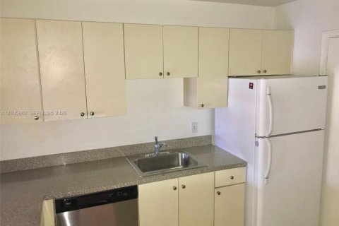Copropriété à louer à Miami, Floride: 2 chambres, 97.55 m2 № 2414517 - photo 9