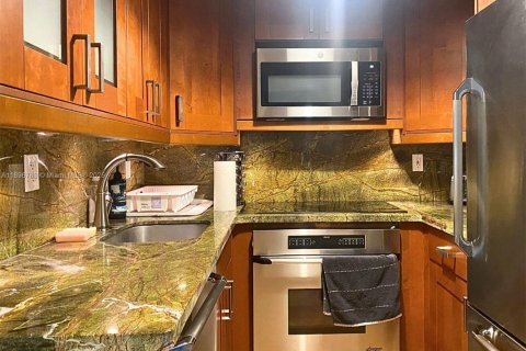 Снять в аренду кондоминиум в Майами-Бич, Флорида 1 спальня, 52.95м2, № 1948449 - фото 4