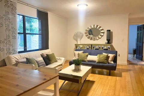 Снять в аренду кондоминиум в Майами-Бич, Флорида 1 спальня, 52.95м2, № 1948449 - фото 3