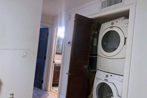 Снять в аренду кондоминиум в Майами-Бич, Флорида 1 спальня, 52.95м2, № 1948449 - фото 9