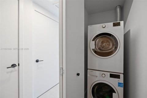 Condo in Miami, Florida  № 2053099 - photo 13