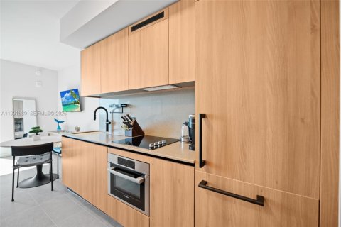 Condo in Miami, Florida  № 2053099 - photo 2