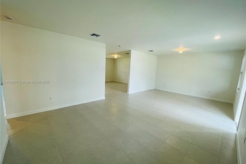 House in Homestead, Florida 4 bedrooms, 224.08 sq.m. № 2018280 - photo 8