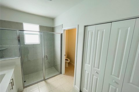 House in Homestead, Florida 4 bedrooms, 224.08 sq.m. № 2018280 - photo 13