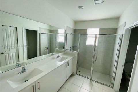 House in Homestead, Florida 4 bedrooms, 224.08 sq.m. № 2018280 - photo 17