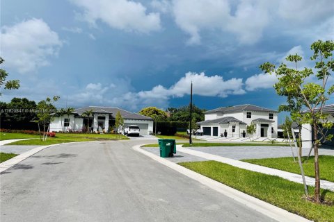 House in Homestead, Florida 4 bedrooms, 224.08 sq.m. № 2018280 - photo 26