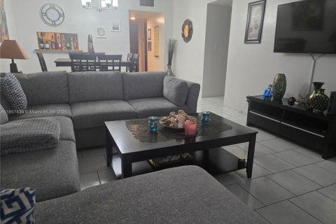 Condominio en venta en Hollywood, Florida, 2 dormitorios, 83.52 m2 № 1960449 - foto 14